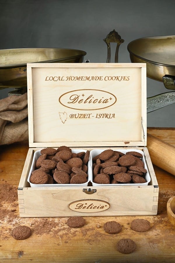 COOKIES SERVED WITH COFFEE 2