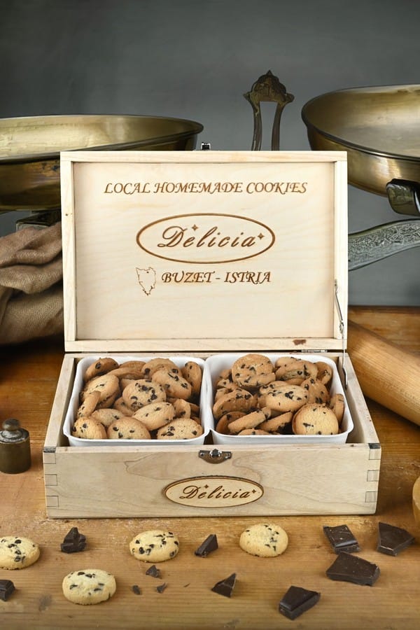 COOKIES SERVED WITH COFFEE 1